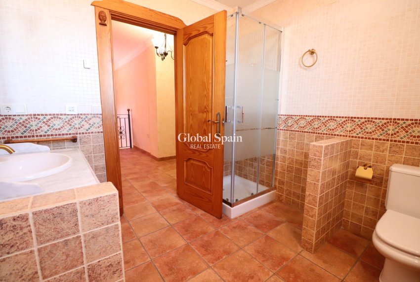Revente - VILLA -
FORMENTERA DEL SEGURA - Formentera - Village