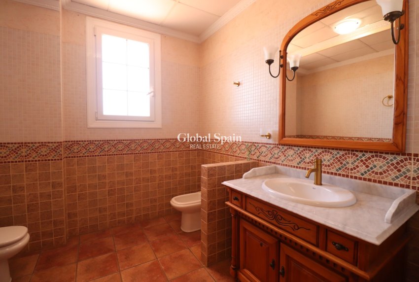 Revente - VILLA -
FORMENTERA DEL SEGURA - Formentera - Village