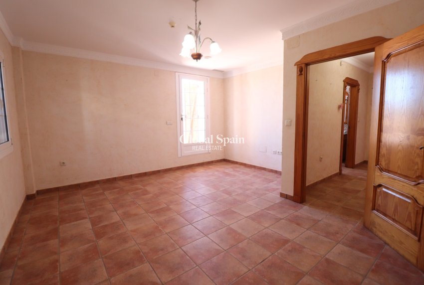 Revente - VILLA -
FORMENTERA DEL SEGURA - Formentera - Village