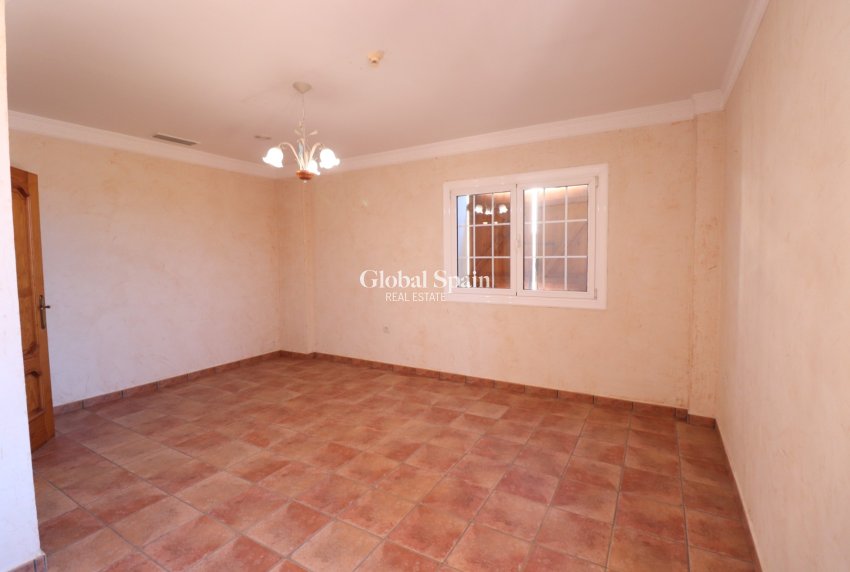 Revente - VILLA -
FORMENTERA DEL SEGURA - Formentera - Village