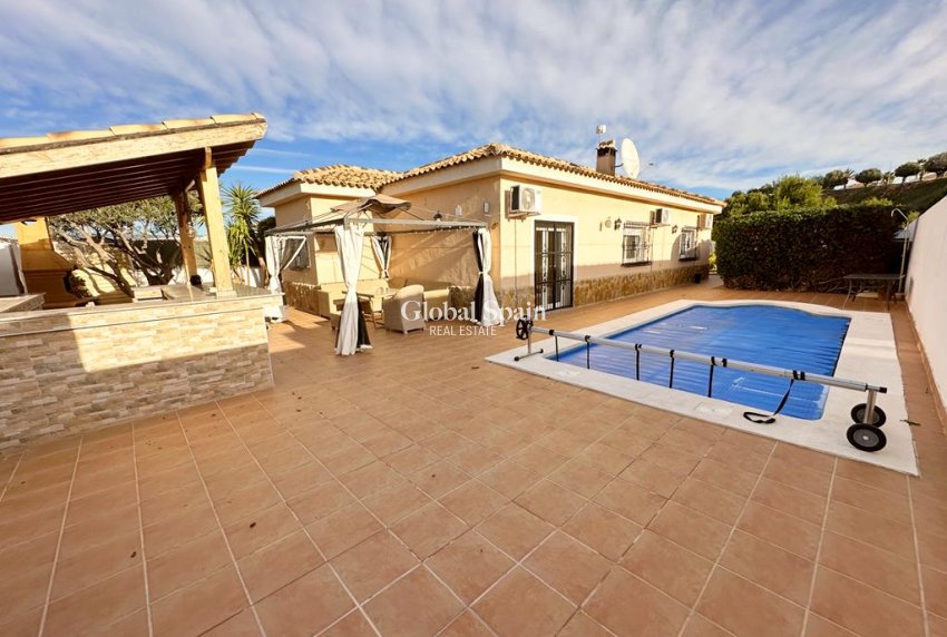 Revente - VILLA -
GEA Y TRUYOLS - Inland