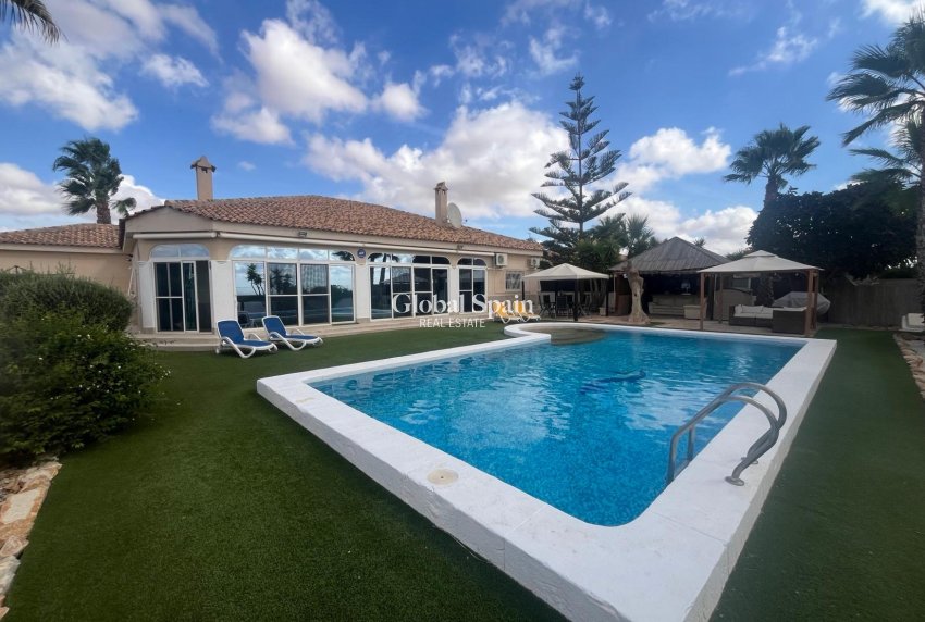 Revente - VILLA -
GEA Y TRUYOLS - Inland