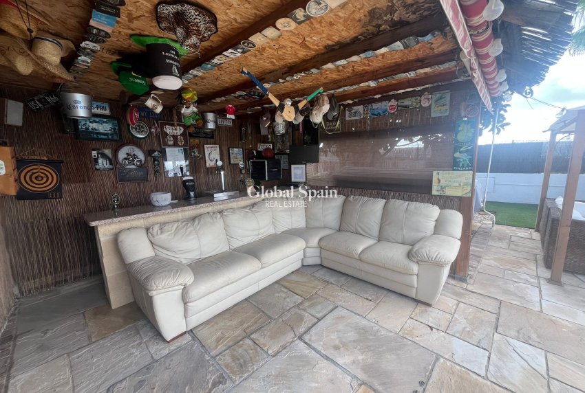 Revente - VILLA -
GEA Y TRUYOLS - Inland