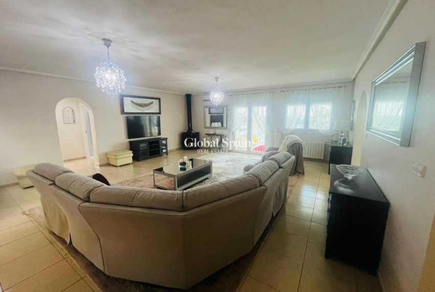 Revente - VILLA -
GEA Y TRUYOLS - Inland