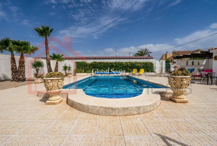 Revente - VILLA -
GEA Y TRUYOLS - Inland