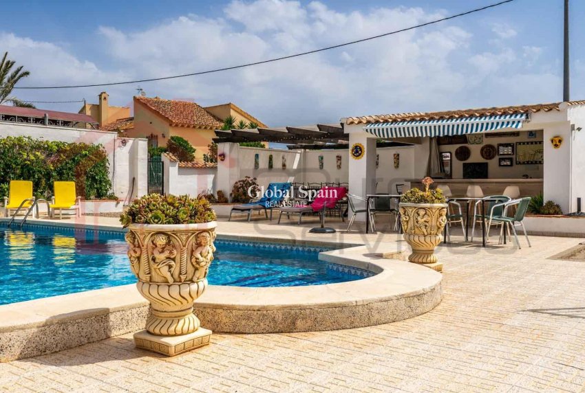 Revente - VILLA -
GEA Y TRUYOLS - Inland