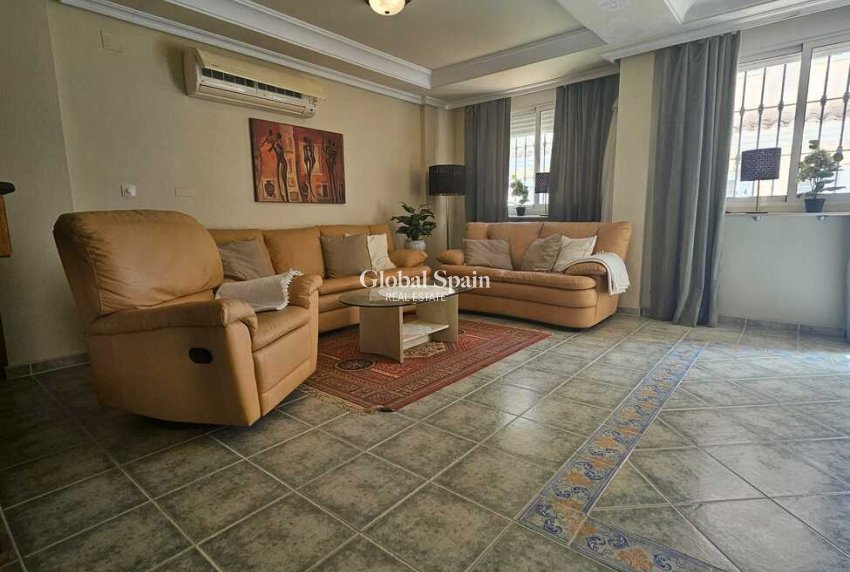 Revente - VILLA -
GUARDAMAR DEL SEGURA - Campomar