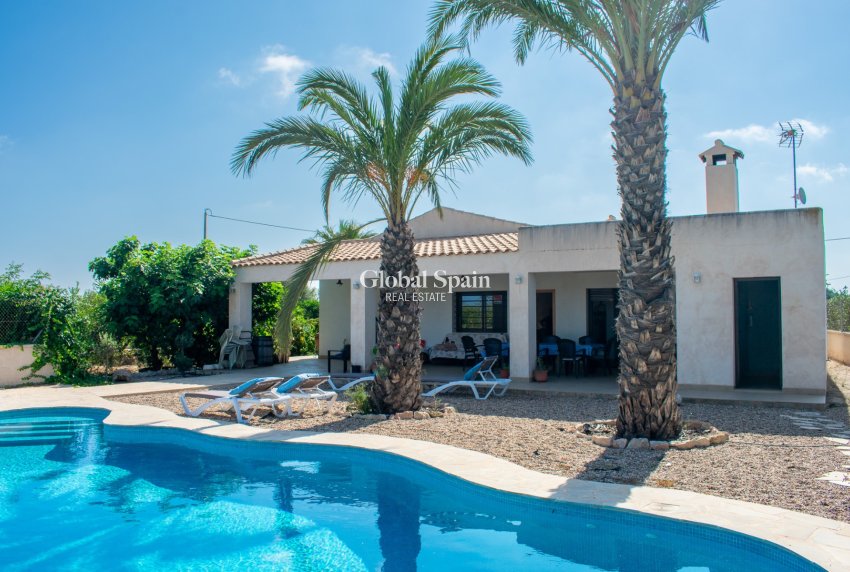 Revente - VILLA -
GUARDAMAR DEL SEGURA - EL RASO