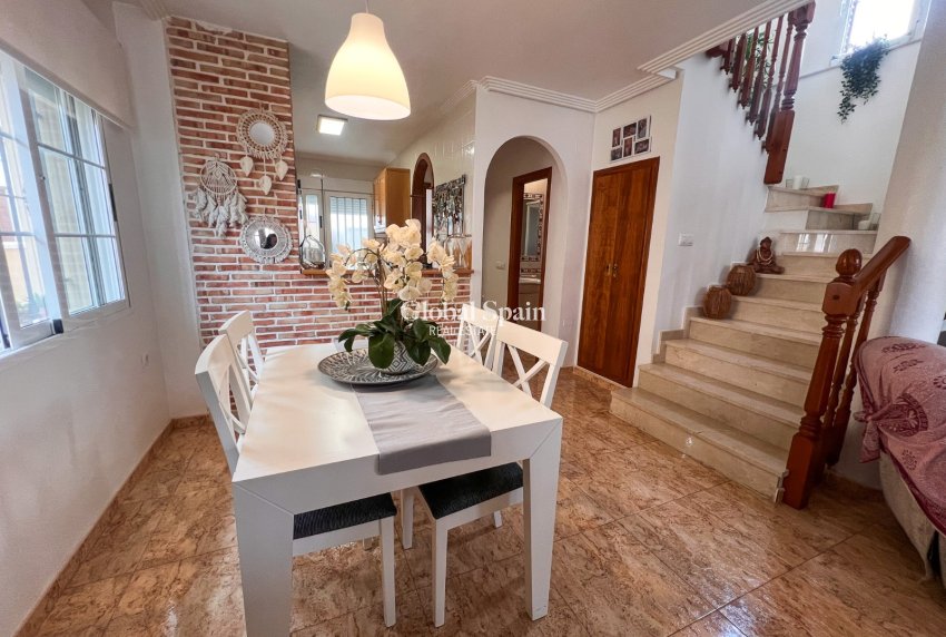 Revente - VILLA -
GUARDAMAR DEL SEGURA - EL RASO