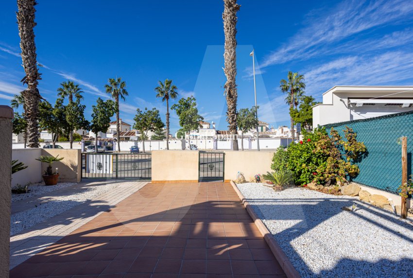 Revente - VILLA -
GUARDAMAR DEL SEGURA - EL RASO