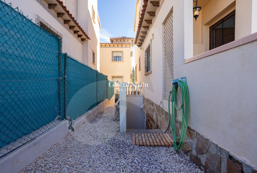 Revente - VILLA -
GUARDAMAR DEL SEGURA - EL RASO