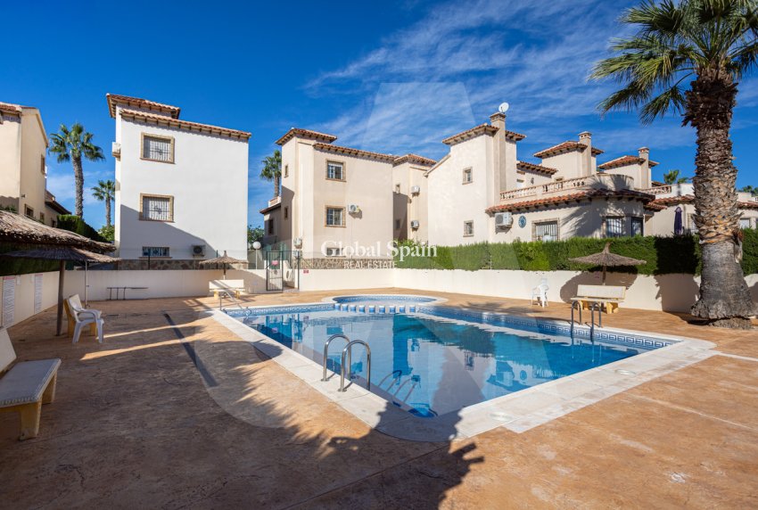 Revente - VILLA -
GUARDAMAR DEL SEGURA - EL RASO