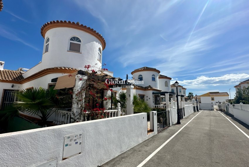 Revente - VILLA -
GUARDAMAR DEL SEGURA - EL RASO