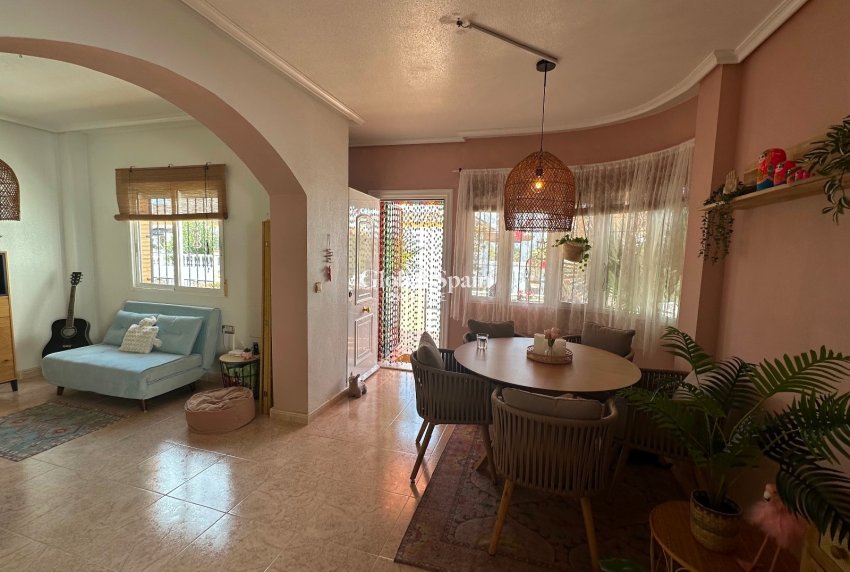 Revente - VILLA -
GUARDAMAR DEL SEGURA - EL RASO