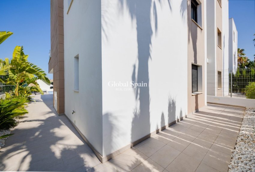 Revente - VILLA -
GUARDAMAR DEL SEGURA - EL RASO