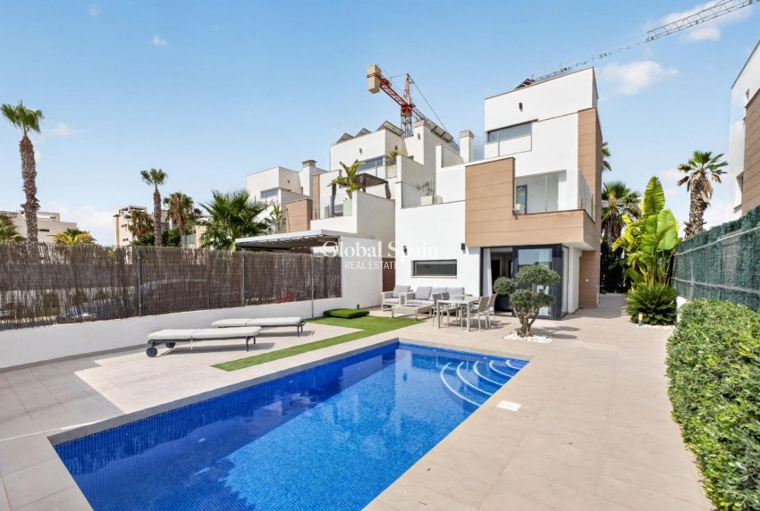 Revente - VILLA -
GUARDAMAR DEL SEGURA - EL RASO