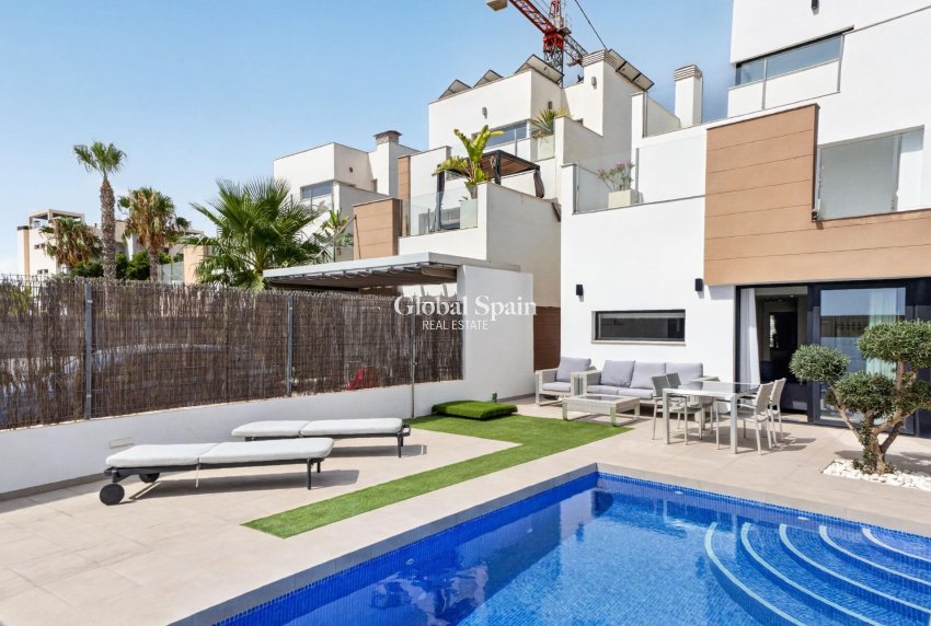 Revente - VILLA -
GUARDAMAR DEL SEGURA - EL RASO