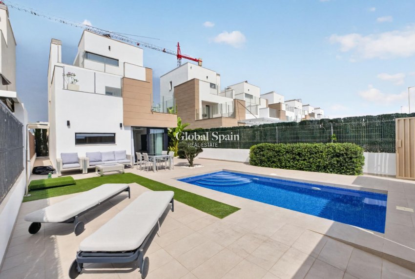 Revente - VILLA -
GUARDAMAR DEL SEGURA - EL RASO