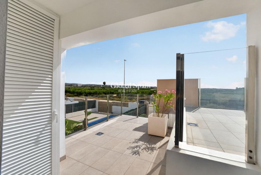 Revente - VILLA -
GUARDAMAR DEL SEGURA - EL RASO