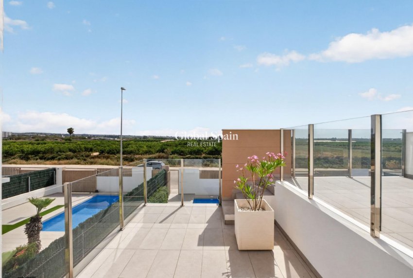 Revente - VILLA -
GUARDAMAR DEL SEGURA - EL RASO