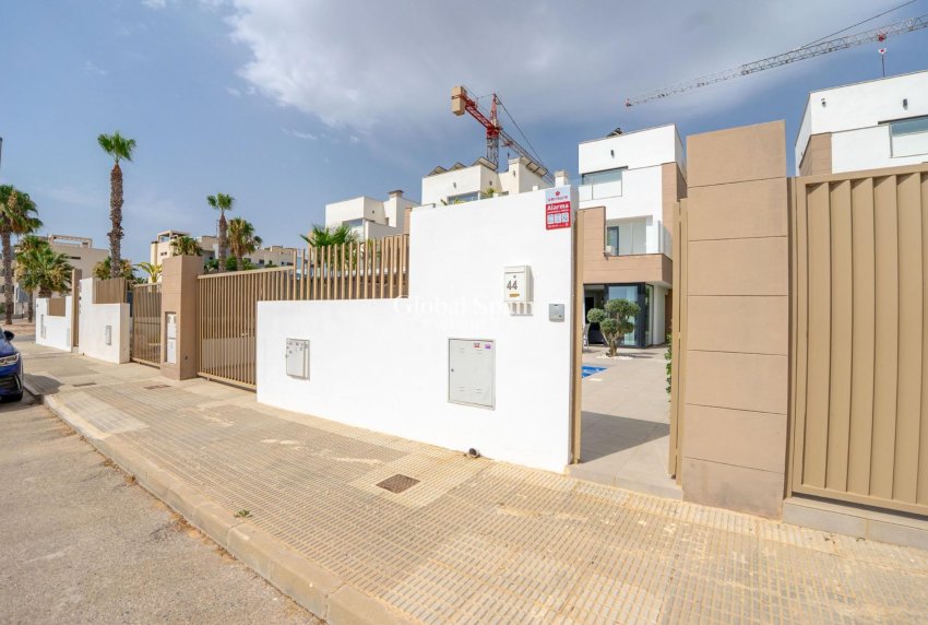 Revente - VILLA -
GUARDAMAR DEL SEGURA - EL RASO