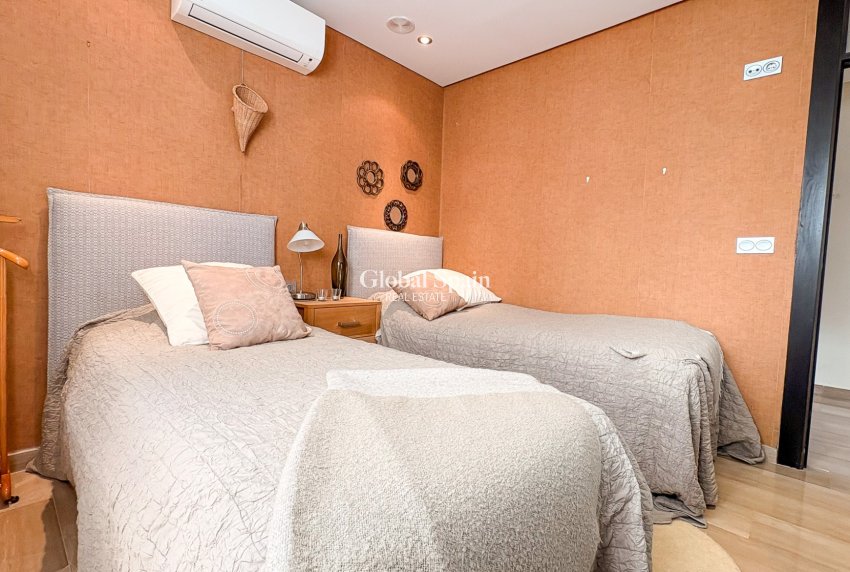 Revente - VILLA -
GUARDAMAR DEL SEGURA - Guardamar Playa