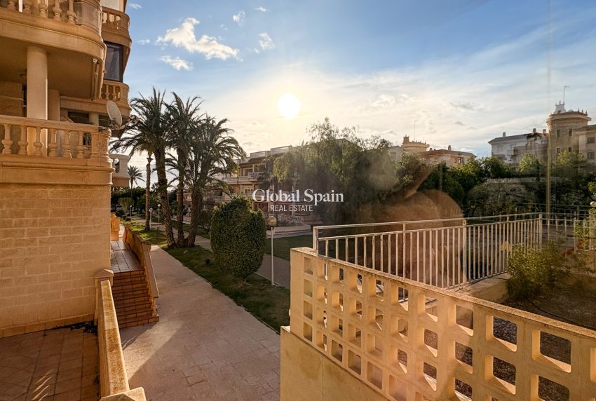 Revente - VILLA -
GUARDAMAR DEL SEGURA - Guardamar Playa