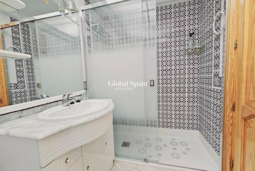 Revente - VILLA -
GUARDAMAR DEL SEGURA - Guarmar Del Segura