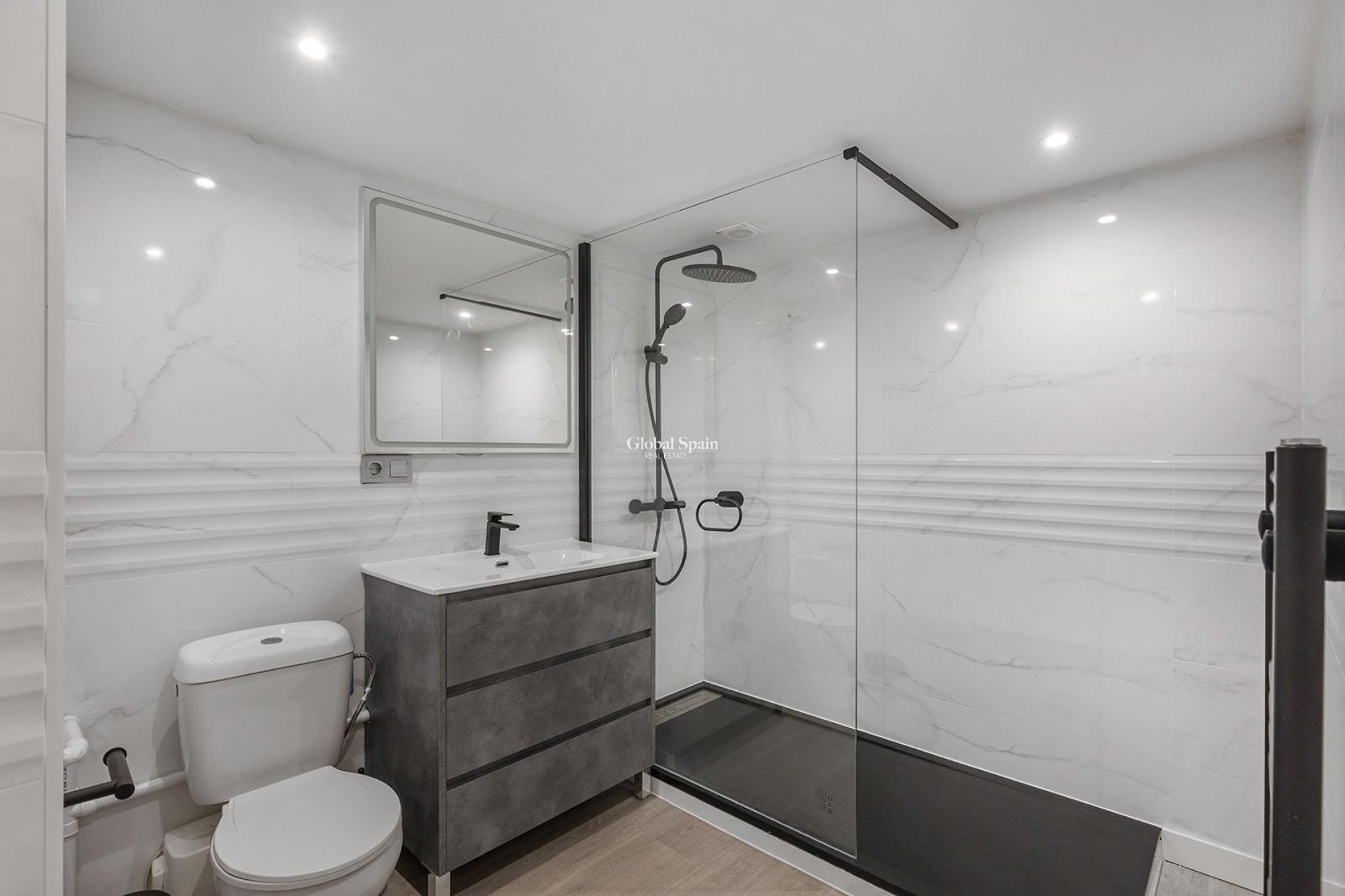 Revente - VILLA -
GUARDAMAR DEL SEGURA - Urbanizaciones