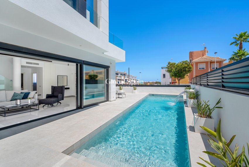 Revente - VILLA -
GUARDAMAR DEL SEGURA