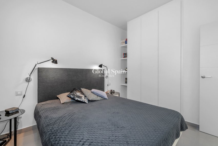 Revente - VILLA -
GUARDAMAR DEL SEGURA