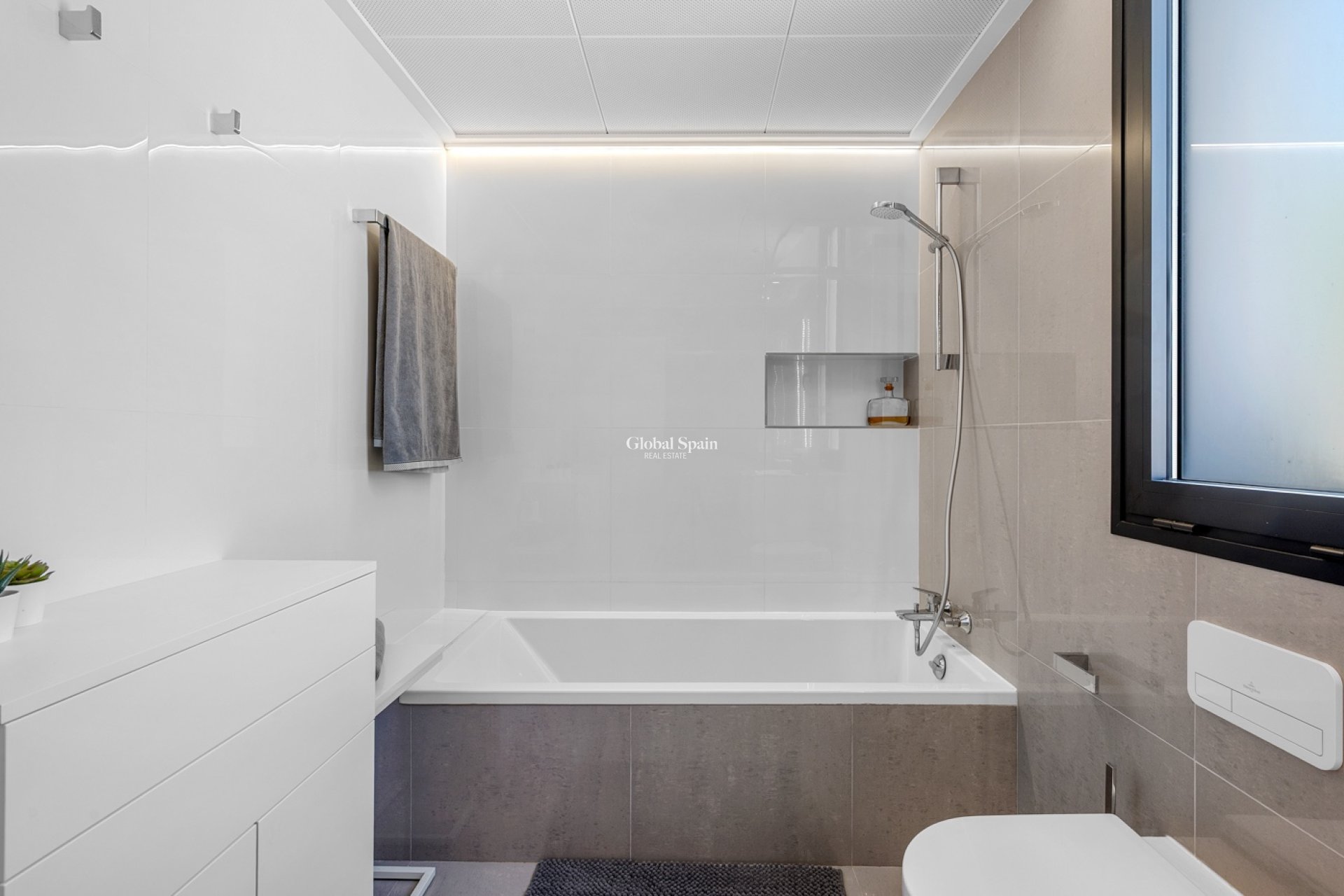 Revente - VILLA -
GUARDAMAR DEL SEGURA