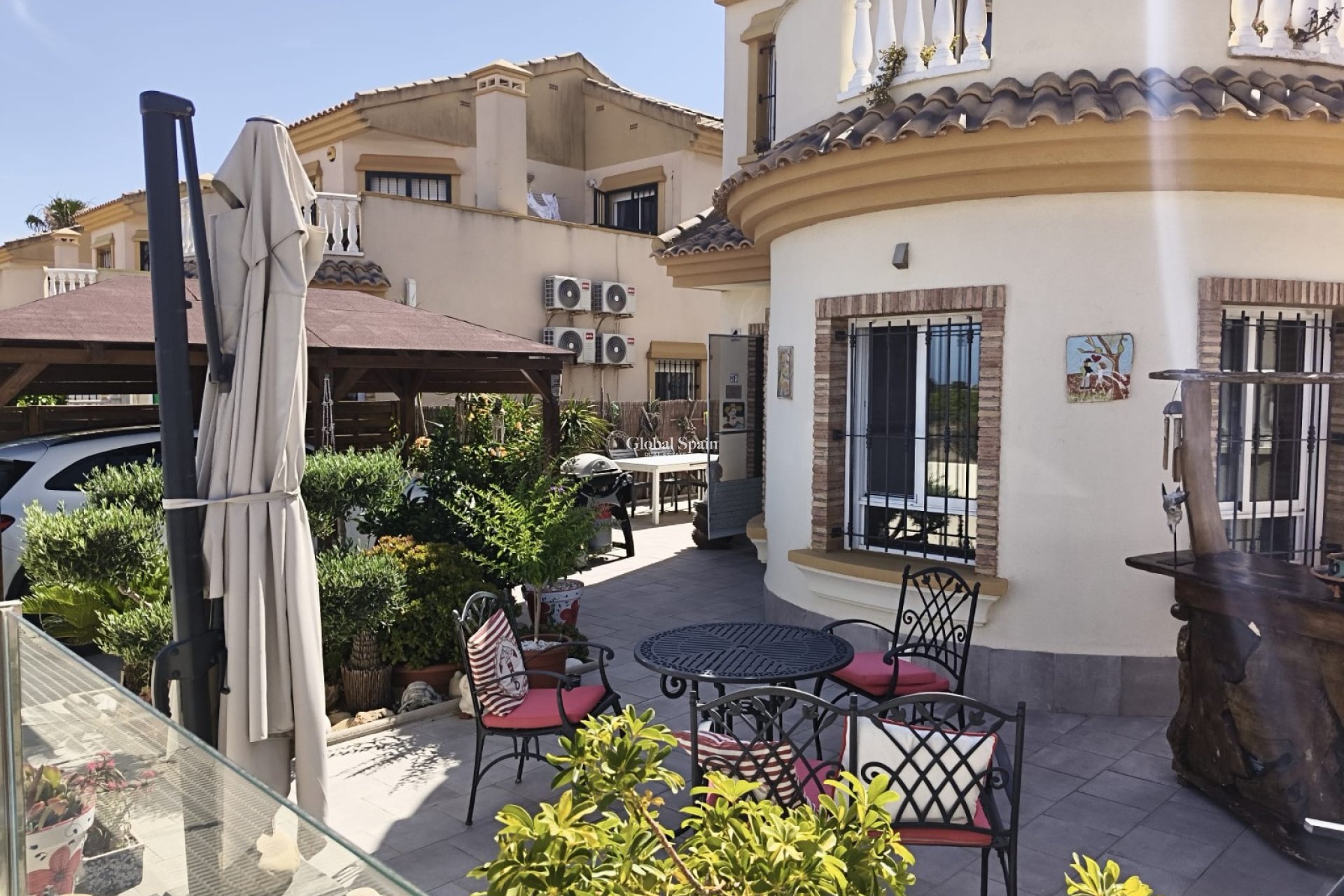 Revente - VILLA -
GUARDAMAR DEL SEGURA