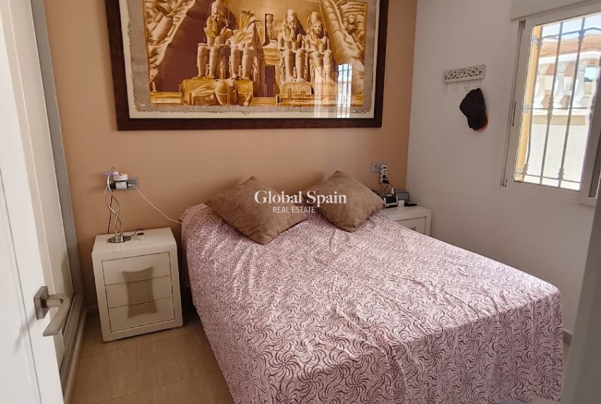 Revente - VILLA -
GUARDAMAR DEL SEGURA