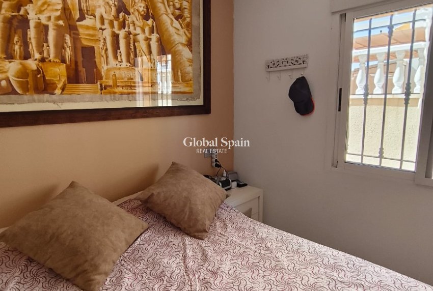 Revente - VILLA -
GUARDAMAR DEL SEGURA
