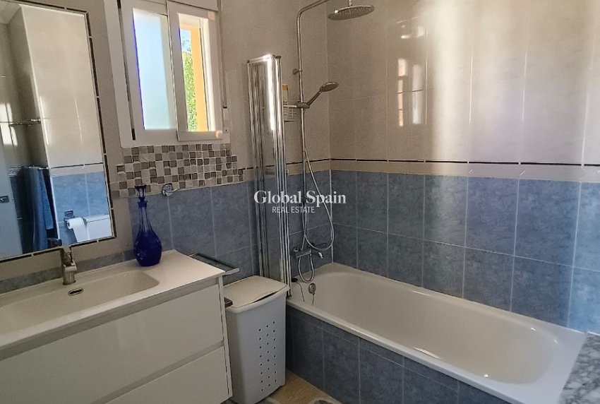 Revente - VILLA -
GUARDAMAR DEL SEGURA