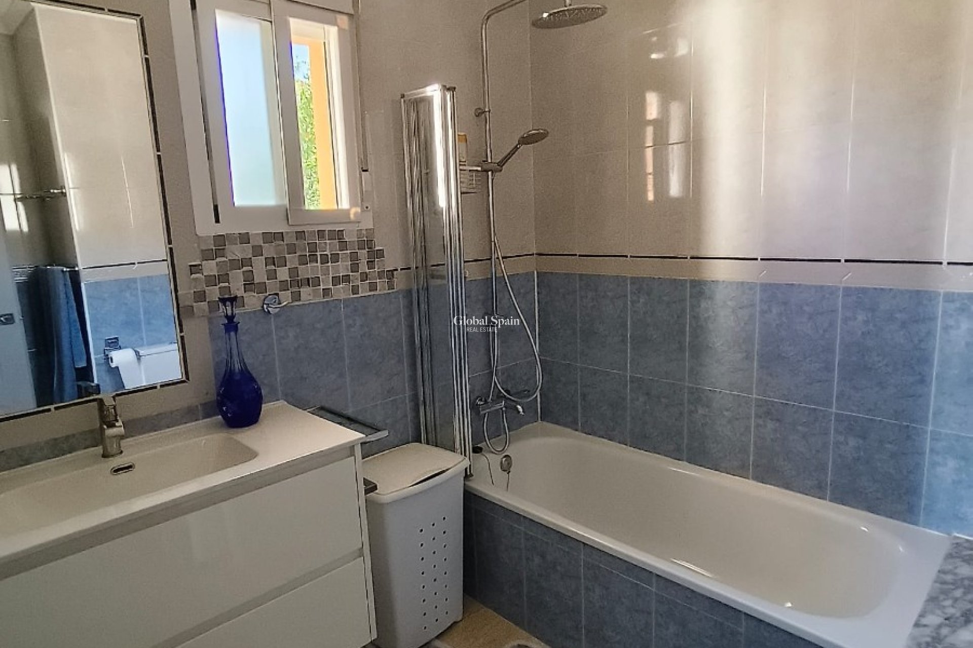 Revente - VILLA -
GUARDAMAR DEL SEGURA