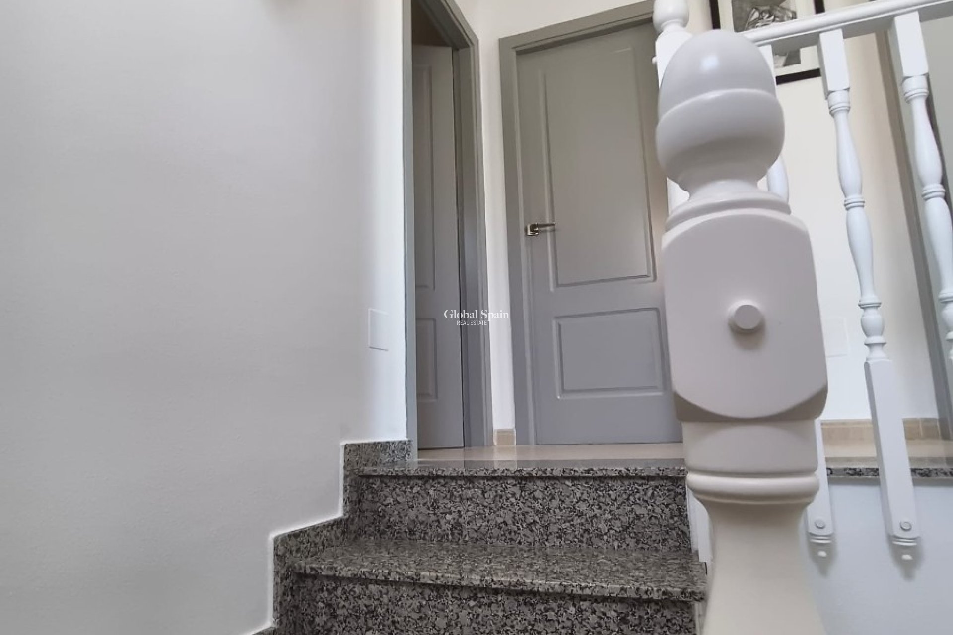 Revente - VILLA -
GUARDAMAR DEL SEGURA