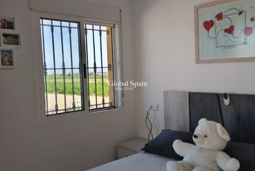 Revente - VILLA -
GUARDAMAR DEL SEGURA