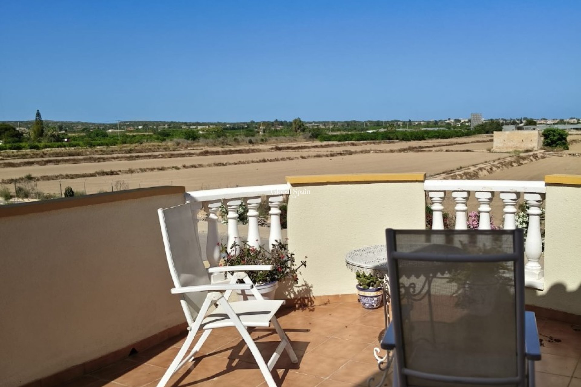 Revente - VILLA -
GUARDAMAR DEL SEGURA