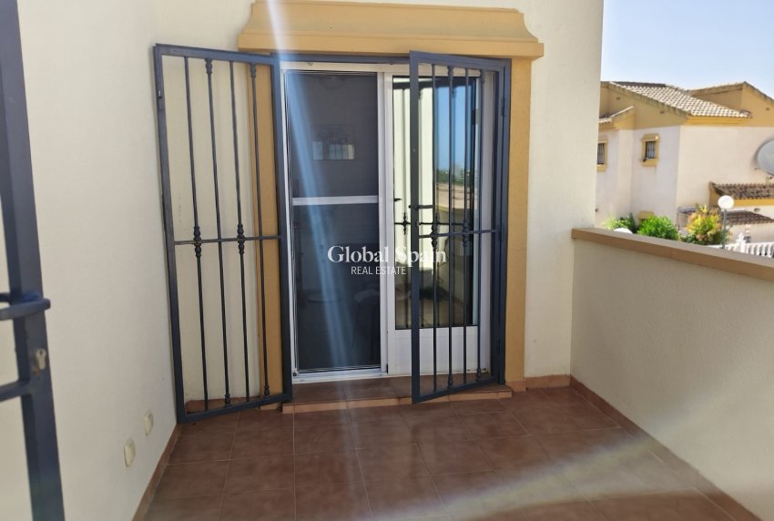 Revente - VILLA -
GUARDAMAR DEL SEGURA