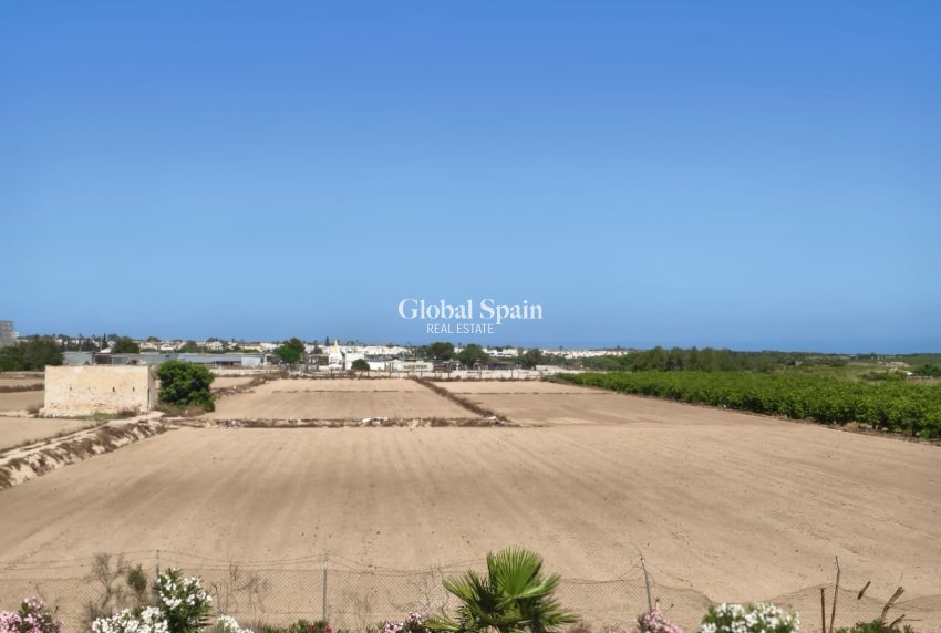 Revente - VILLA -
GUARDAMAR DEL SEGURA