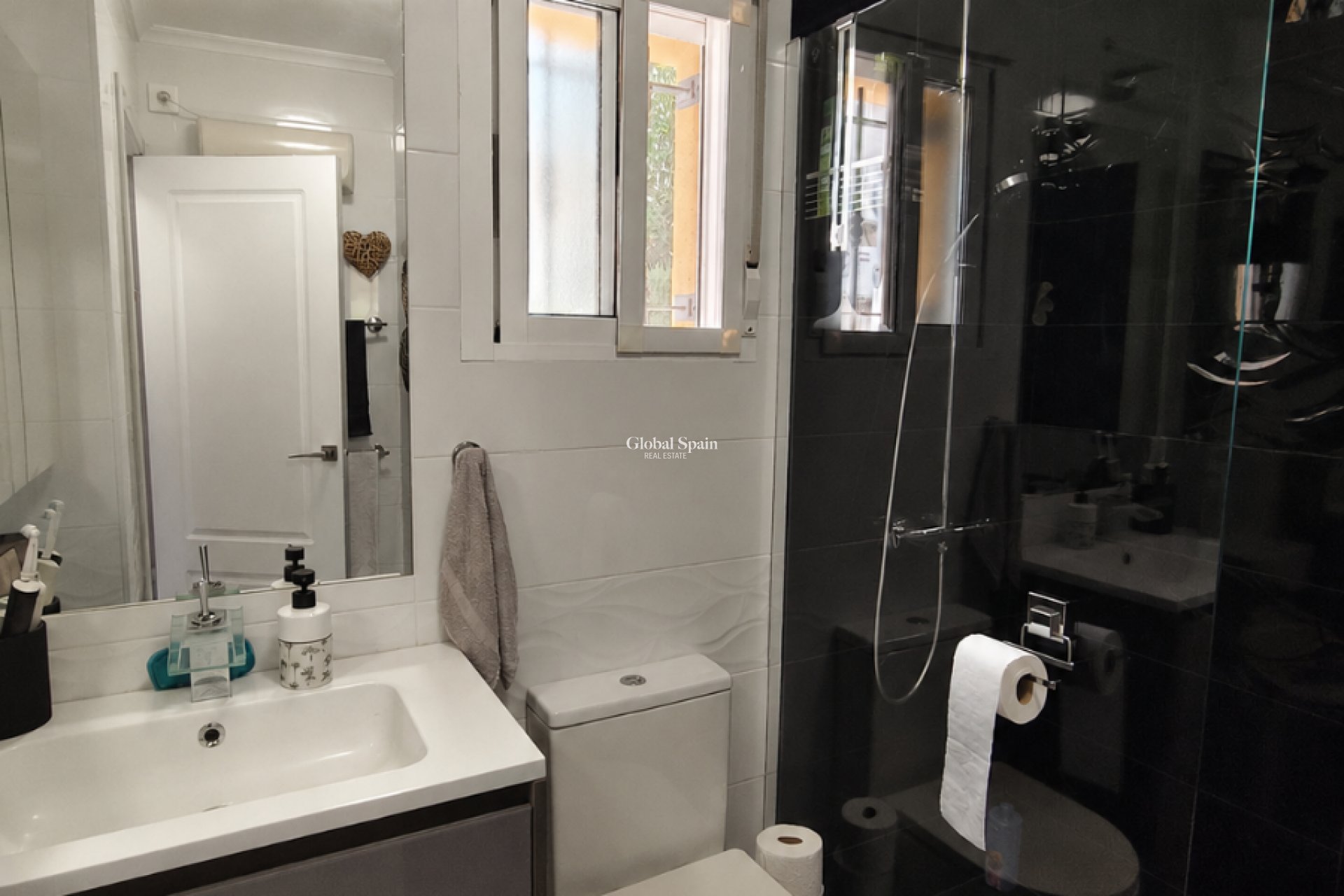 Revente - VILLA -
GUARDAMAR DEL SEGURA