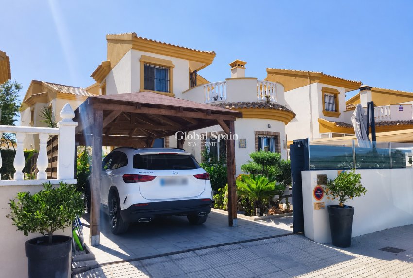 Revente - VILLA -
GUARDAMAR DEL SEGURA
