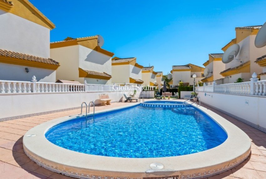 Revente - VILLA -
GUARDAMAR DEL SEGURA