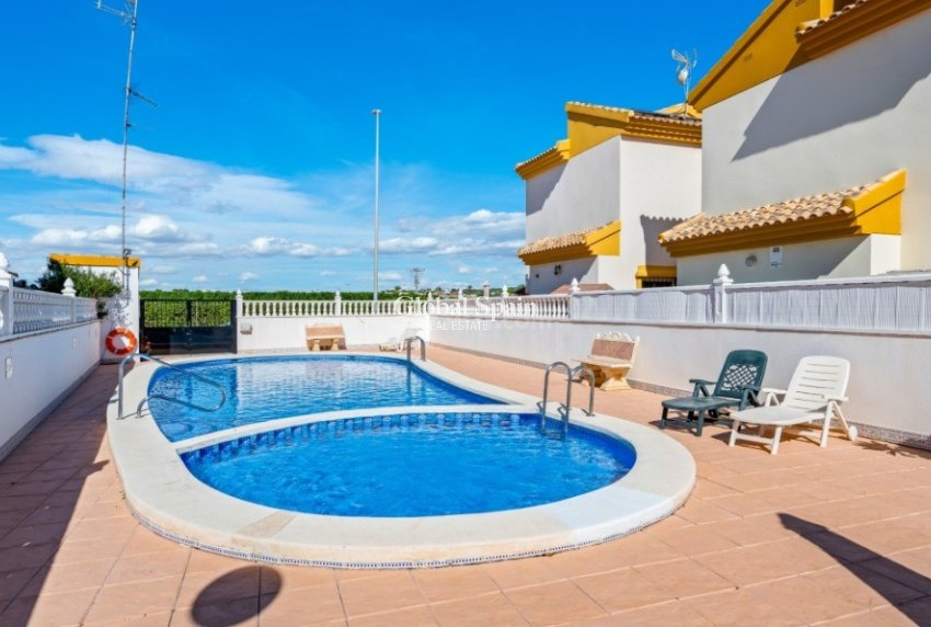 Revente - VILLA -
GUARDAMAR DEL SEGURA