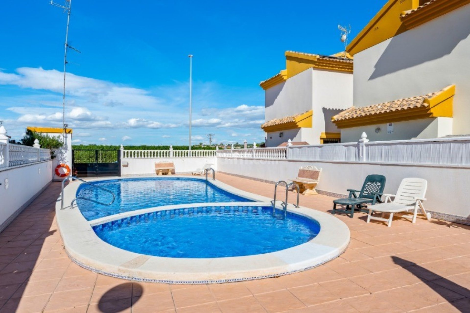 Revente - VILLA -
GUARDAMAR DEL SEGURA