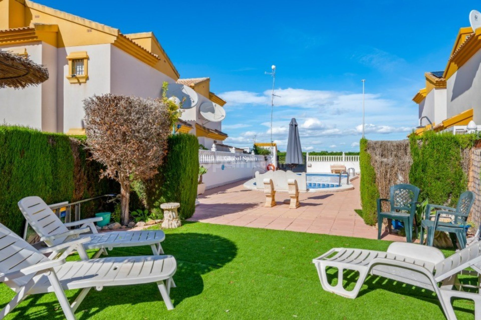 Revente - VILLA -
GUARDAMAR DEL SEGURA