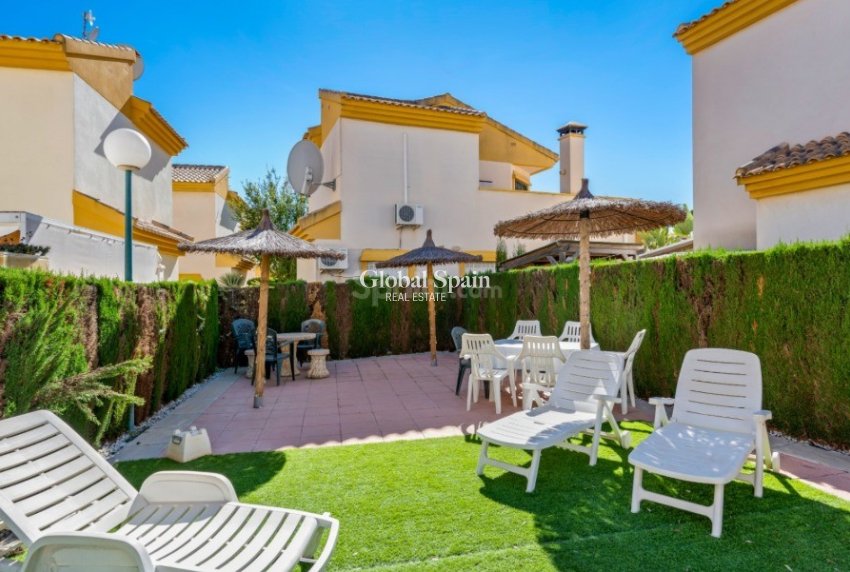 Revente - VILLA -
GUARDAMAR DEL SEGURA