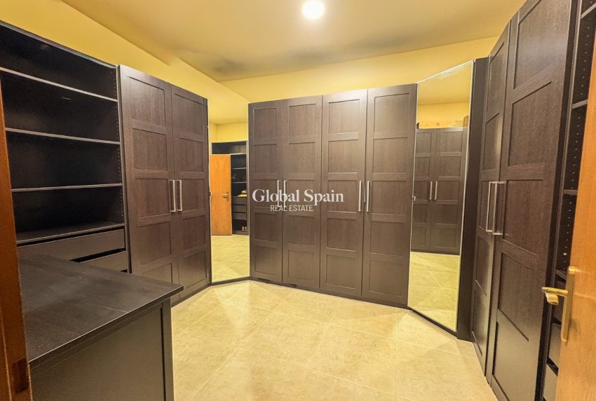 Revente - Villa indépendante -
ELCHE - Las Bayas